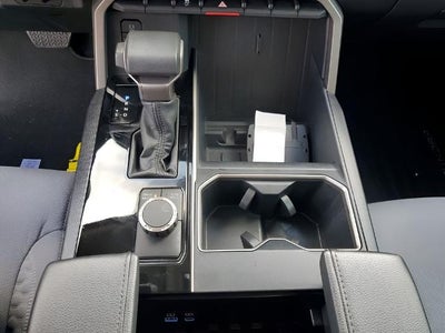 2022 Toyota Tundra 2WD 2WD SR5 CrewMax 5.5' Bed (SE)