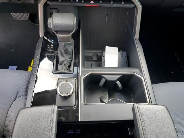 2022 Toyota Tundra 2WD 2WD SR5 CrewMax 5.5' Bed (SE)