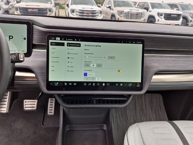 2024 Rivian R1S Adventure Dual-Motor Standard Pack