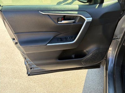 2020 Toyota RAV4 XLE Premium FWD (Natl)