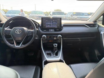 2020 Toyota RAV4 XLE Premium FWD (Natl)