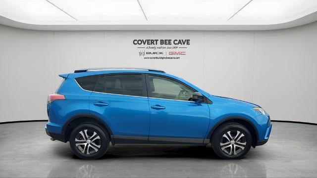 2017 Toyota RAV4 LE FWD (GS)
