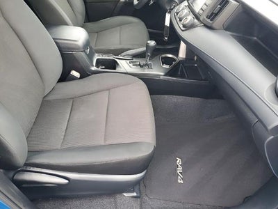 2017 Toyota RAV4 LE FWD (GS)