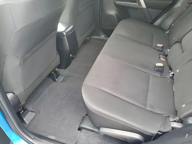 2017 Toyota RAV4 LE FWD (GS)