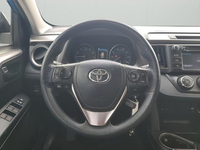 2017 Toyota RAV4 LE FWD (GS)