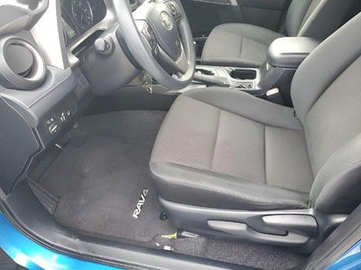 2017 Toyota RAV4 LE FWD (GS)