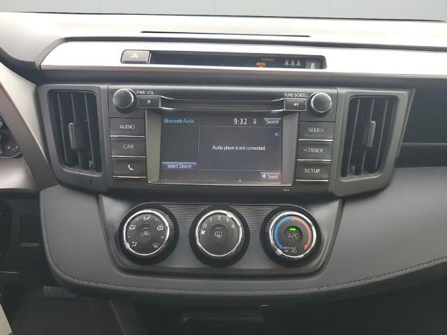 2017 Toyota RAV4 LE FWD (GS)