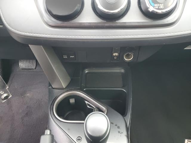 2017 Toyota RAV4 LE FWD (GS)