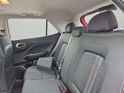 2022 Hyundai VENUE SEL IVT