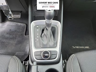 2022 Hyundai VENUE SEL IVT