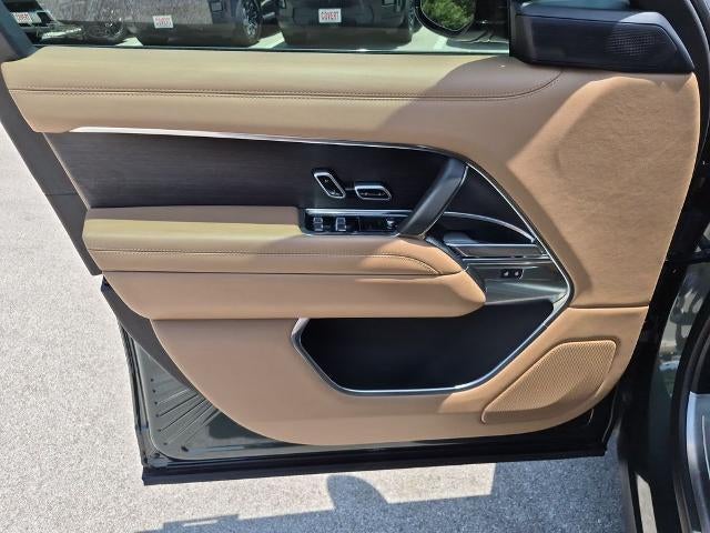 2025 Land Rover Range Rover P530 SE LWB 7 Seat