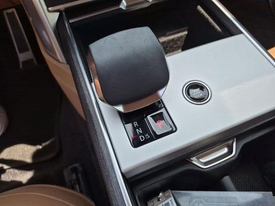 2025 Land Rover Range Rover P530 SE LWB 7 Seat