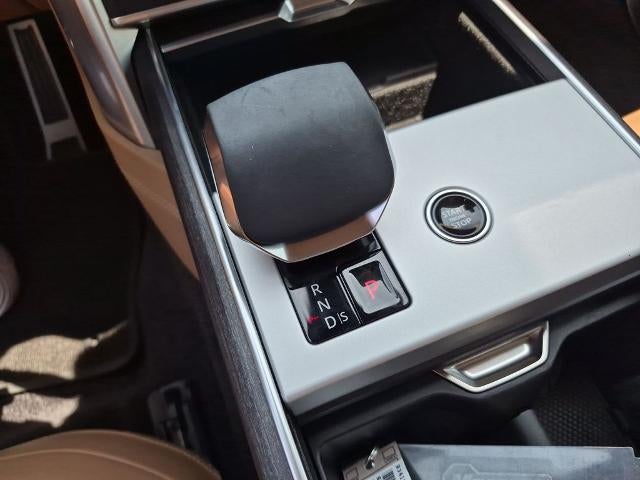 2025 Land Rover Range Rover P530 SE LWB 7 Seat