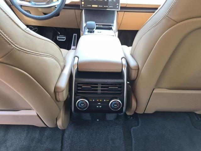 2025 Land Rover Range Rover P530 SE LWB 7 Seat