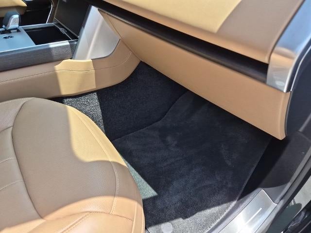 2025 Land Rover Range Rover P530 SE LWB 7 Seat