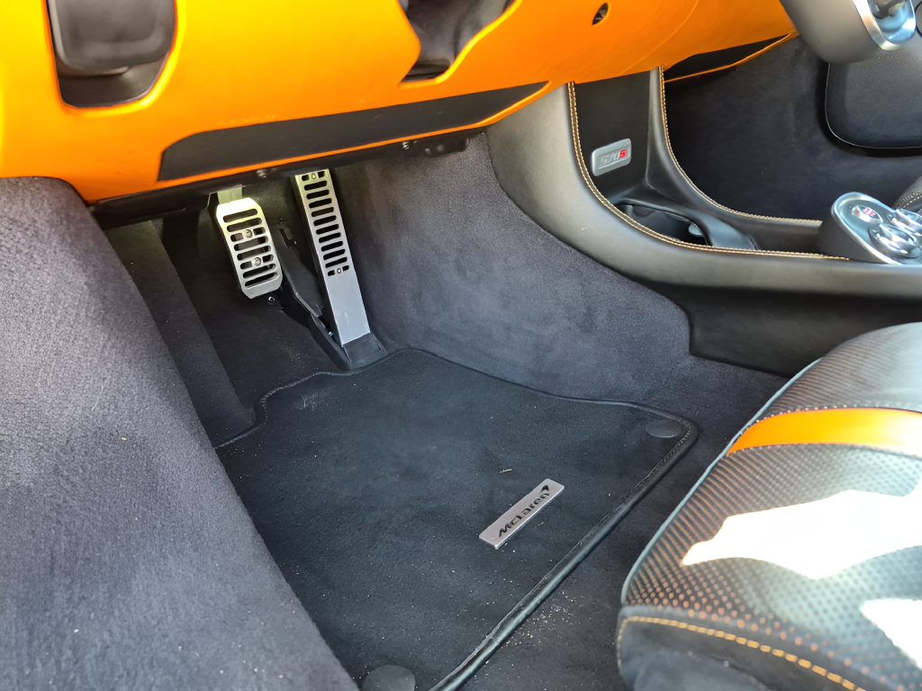 2018 McLaren 570S Base