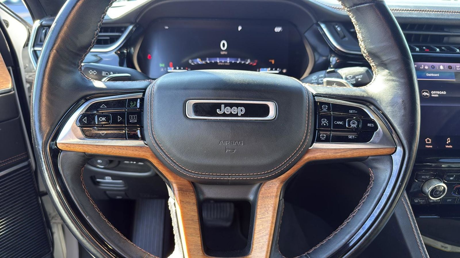 2022 Jeep Grand Cherokee L Summit