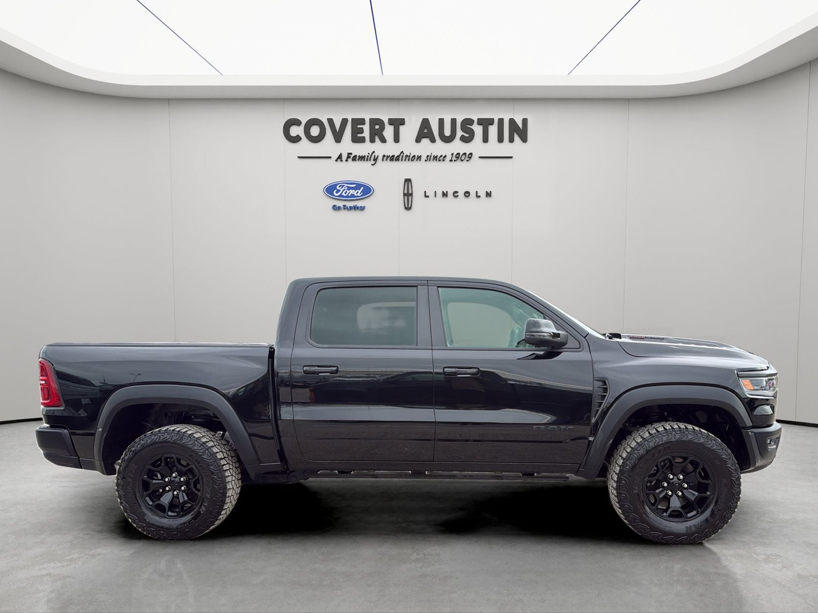 2025 RAM 1500 RHO