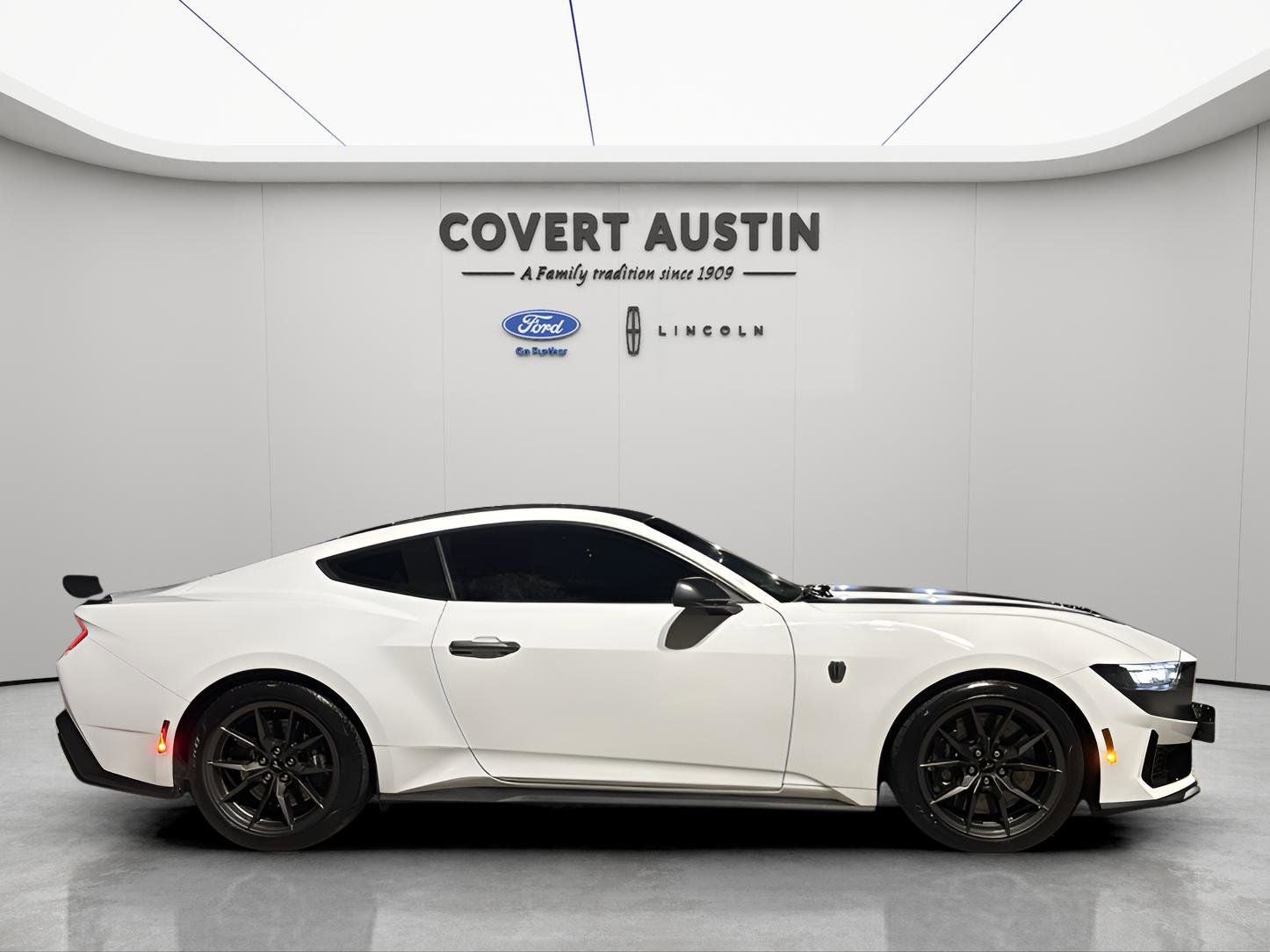 2024 Ford Mustang Dark Horse