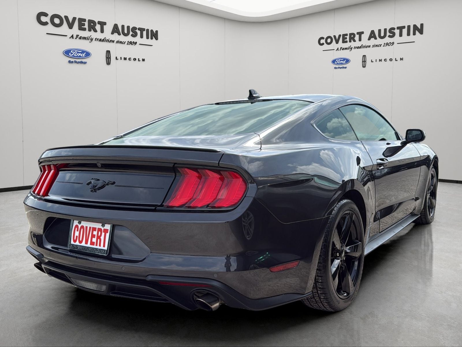 2022 Ford Mustang EcoBoost