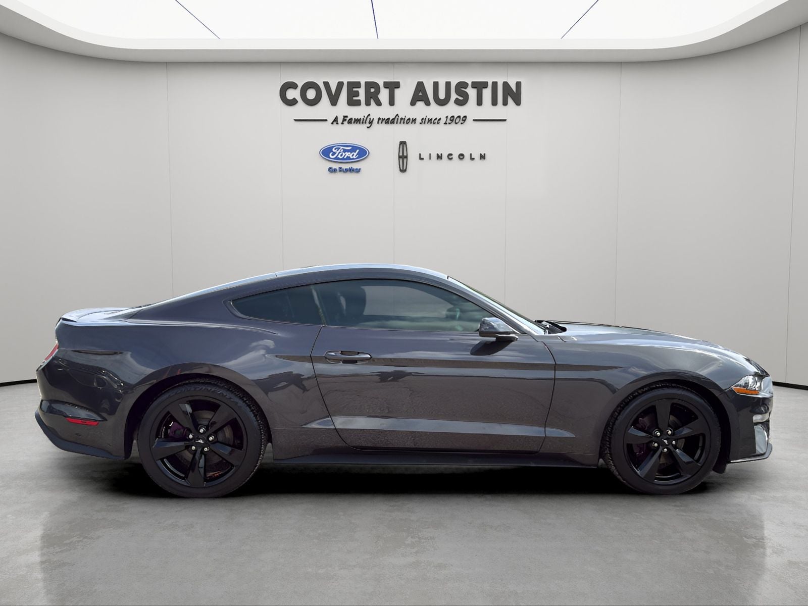 2022 Ford Mustang EcoBoost