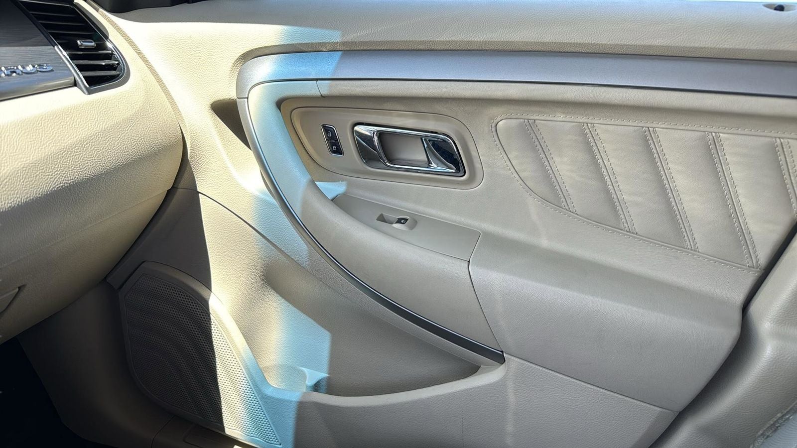 2014 Ford Taurus SEL