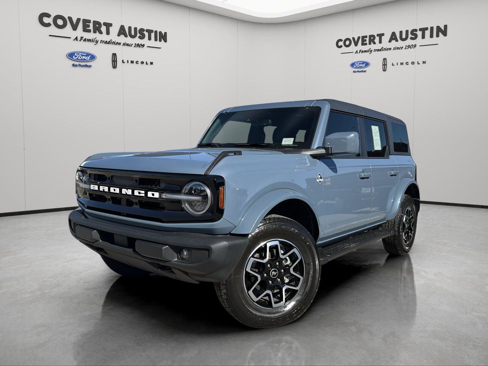 2024 Ford Bronco Outer Banks