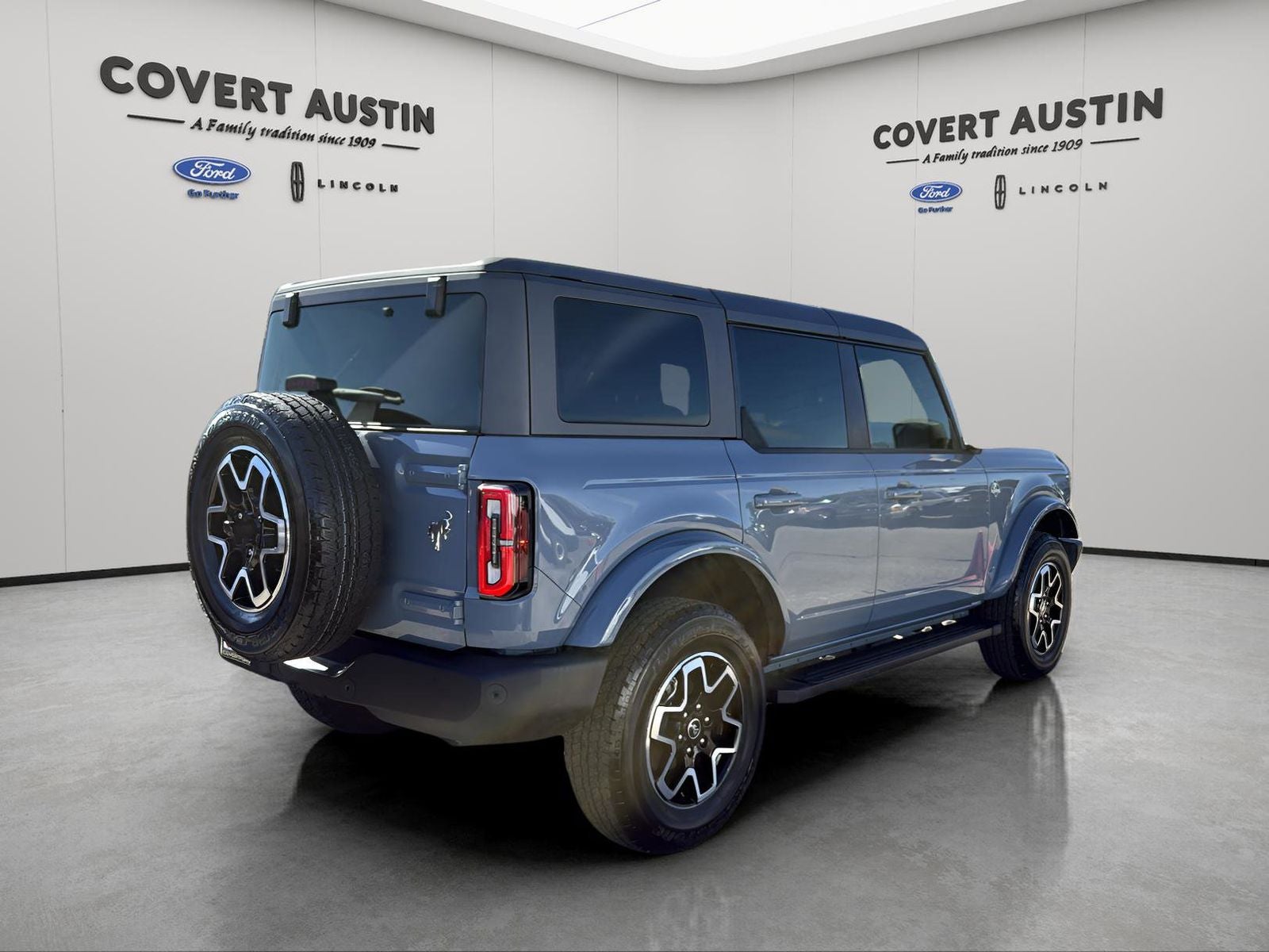 2024 Ford Bronco Outer Banks