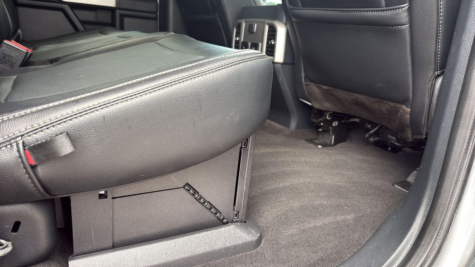 2022 Ford F-350SD Lariat