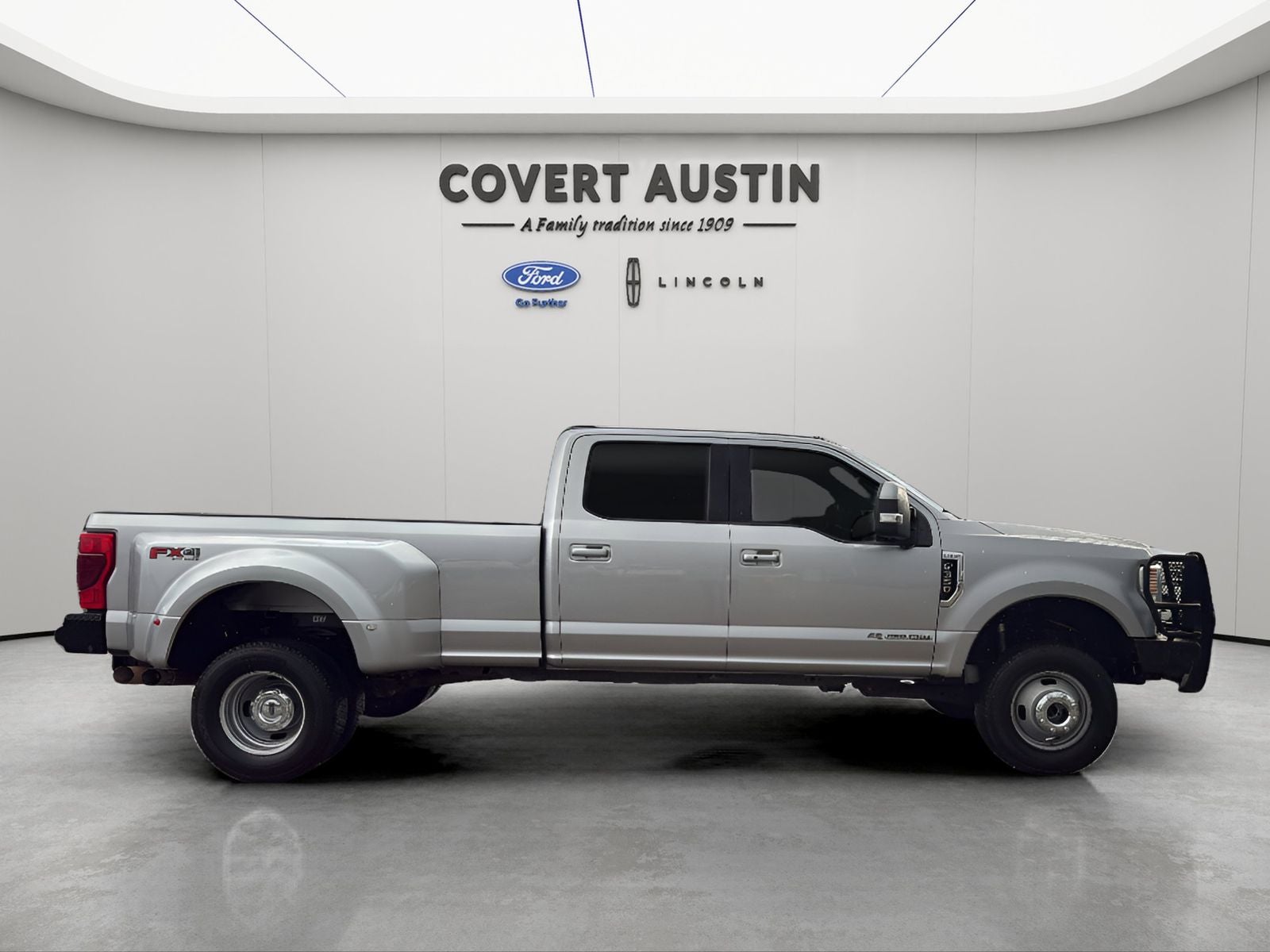 2022 Ford F-350SD Lariat