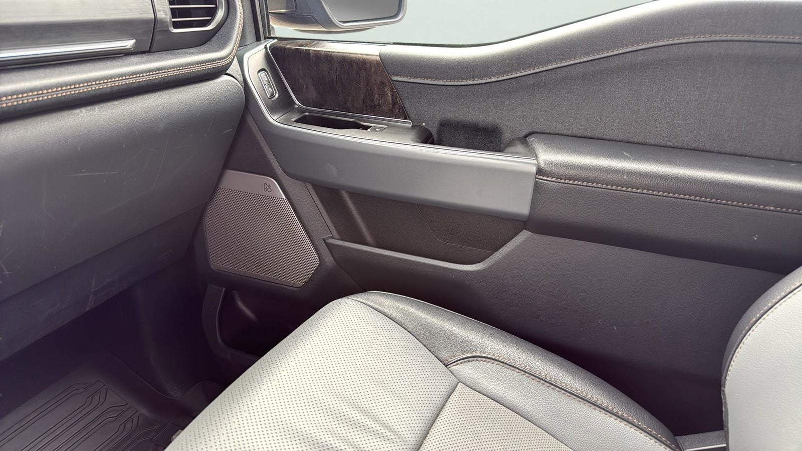 2022 Ford F-150 Lightning Lariat