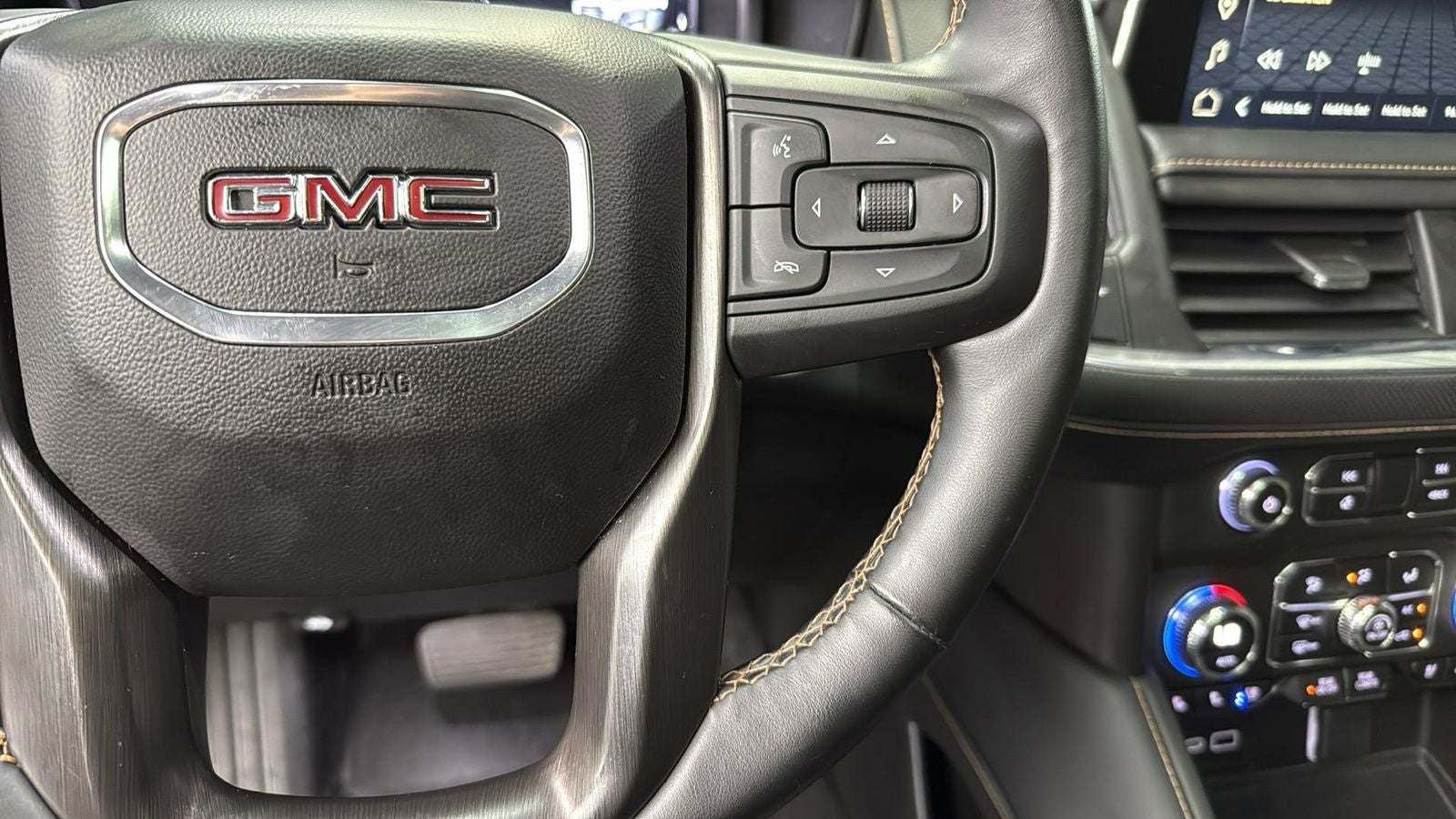 2023 GMC Yukon XL AT4