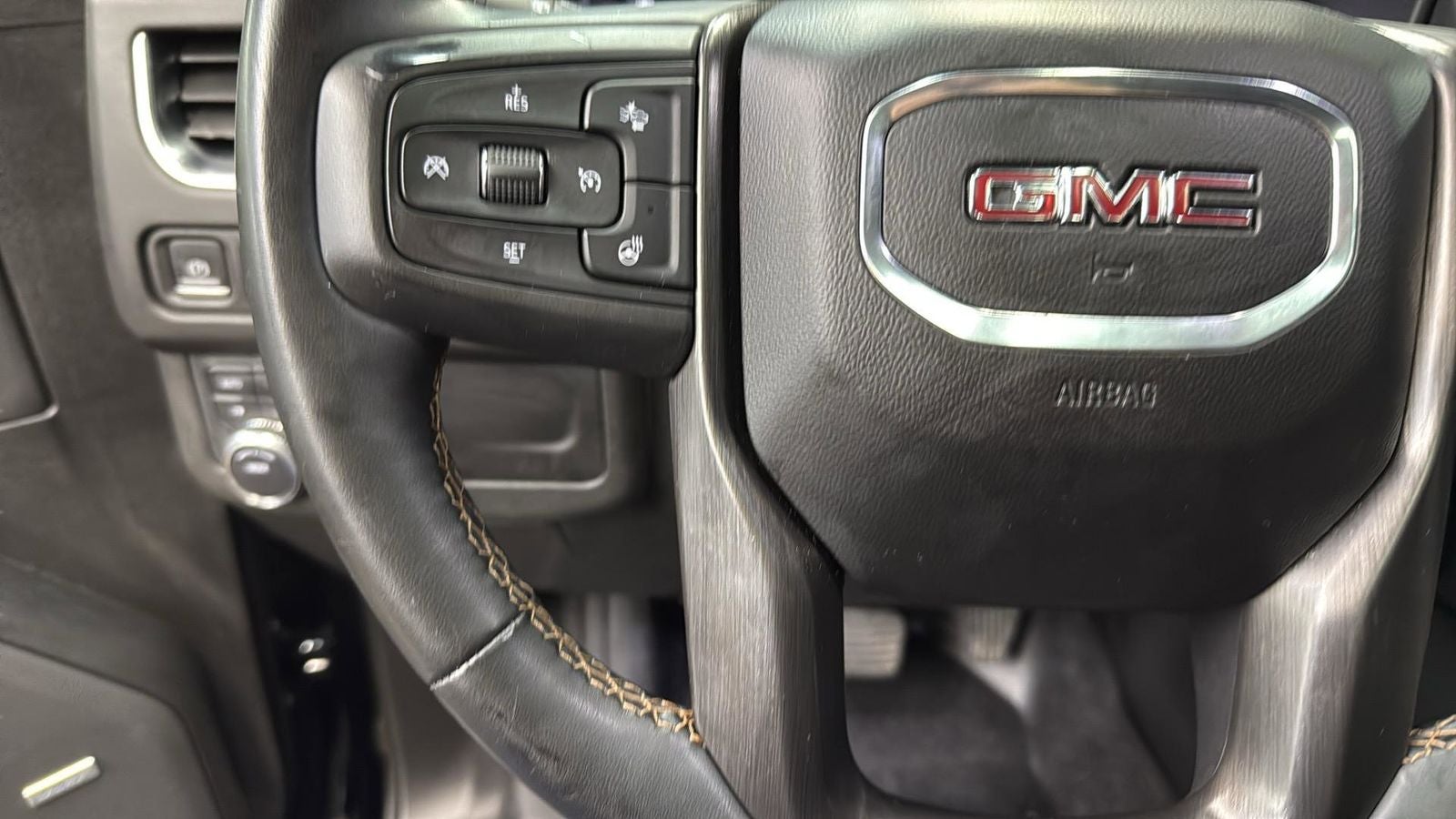 2023 GMC Yukon XL AT4