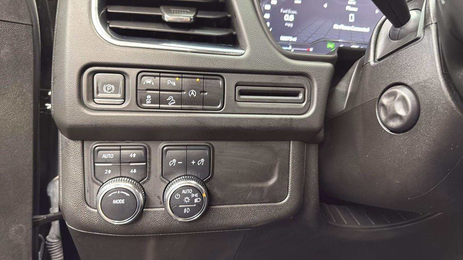 2023 GMC Yukon XL AT4