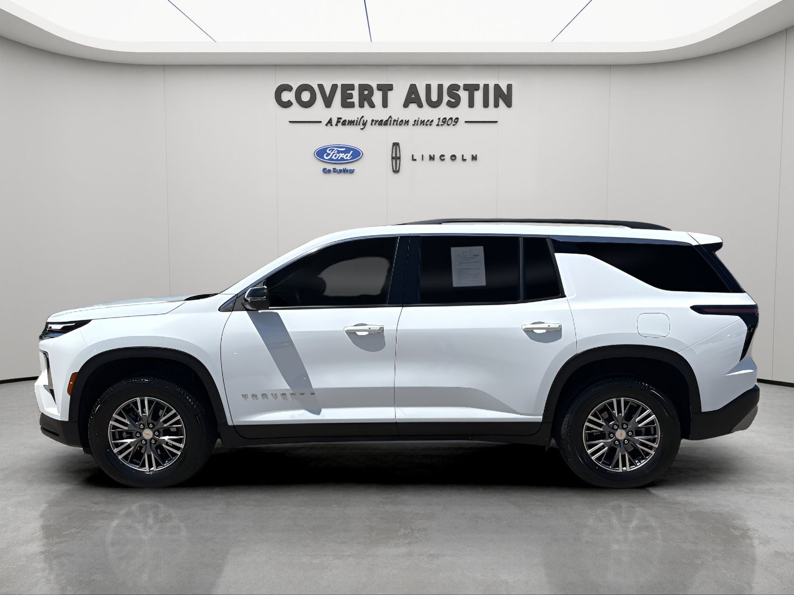 2024 Chevrolet Traverse LT