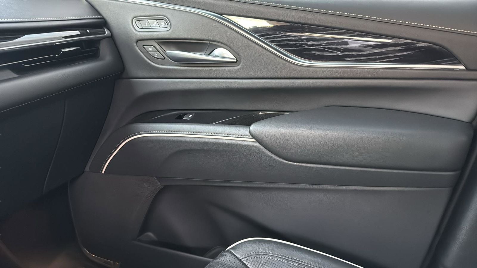 2022 Cadillac Escalade Sport