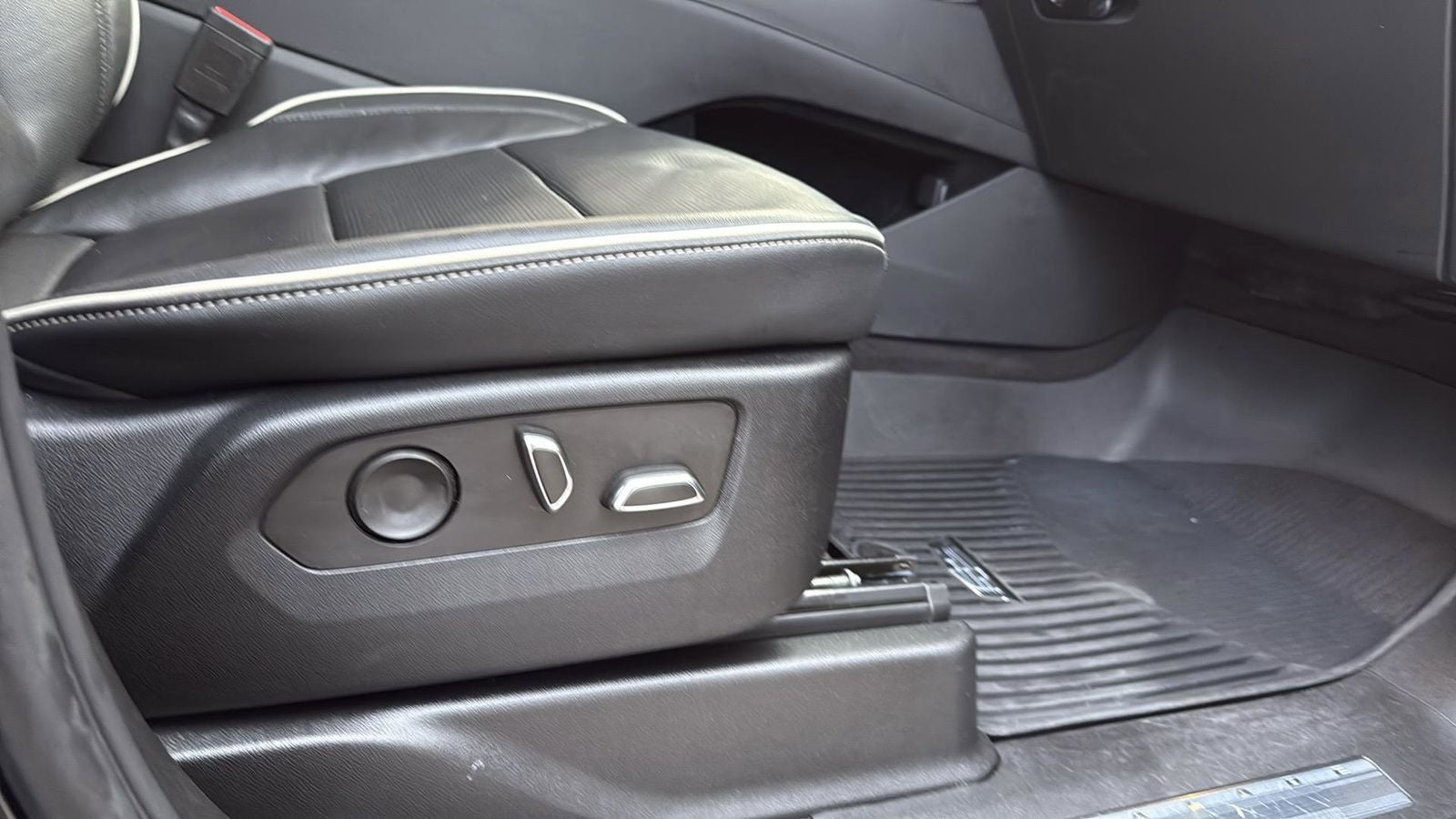 2022 Cadillac Escalade Sport