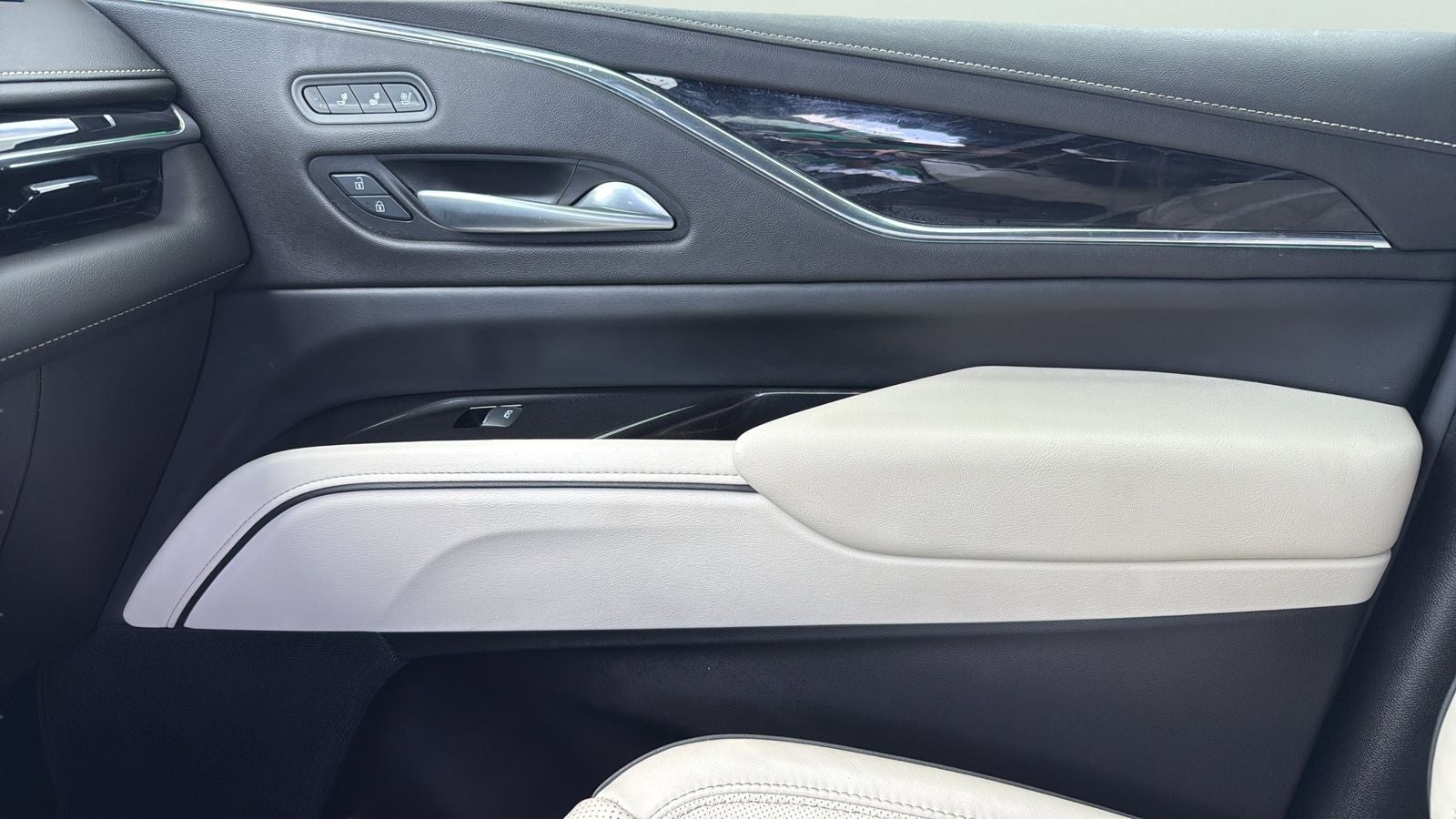 2024 Cadillac Escalade ESV Sport