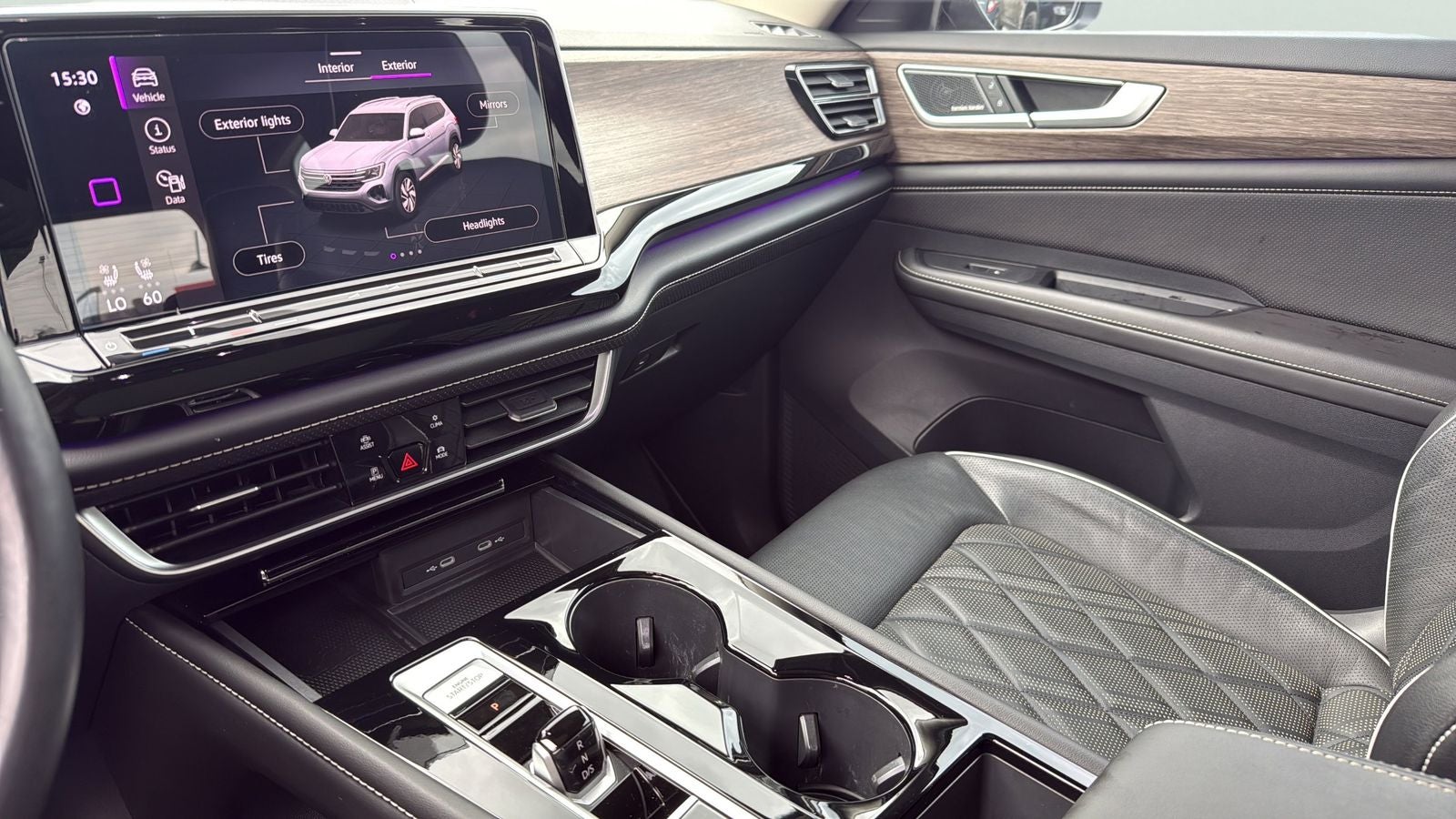 2024 Volkswagen Atlas 2.0T SEL Premium R-Line