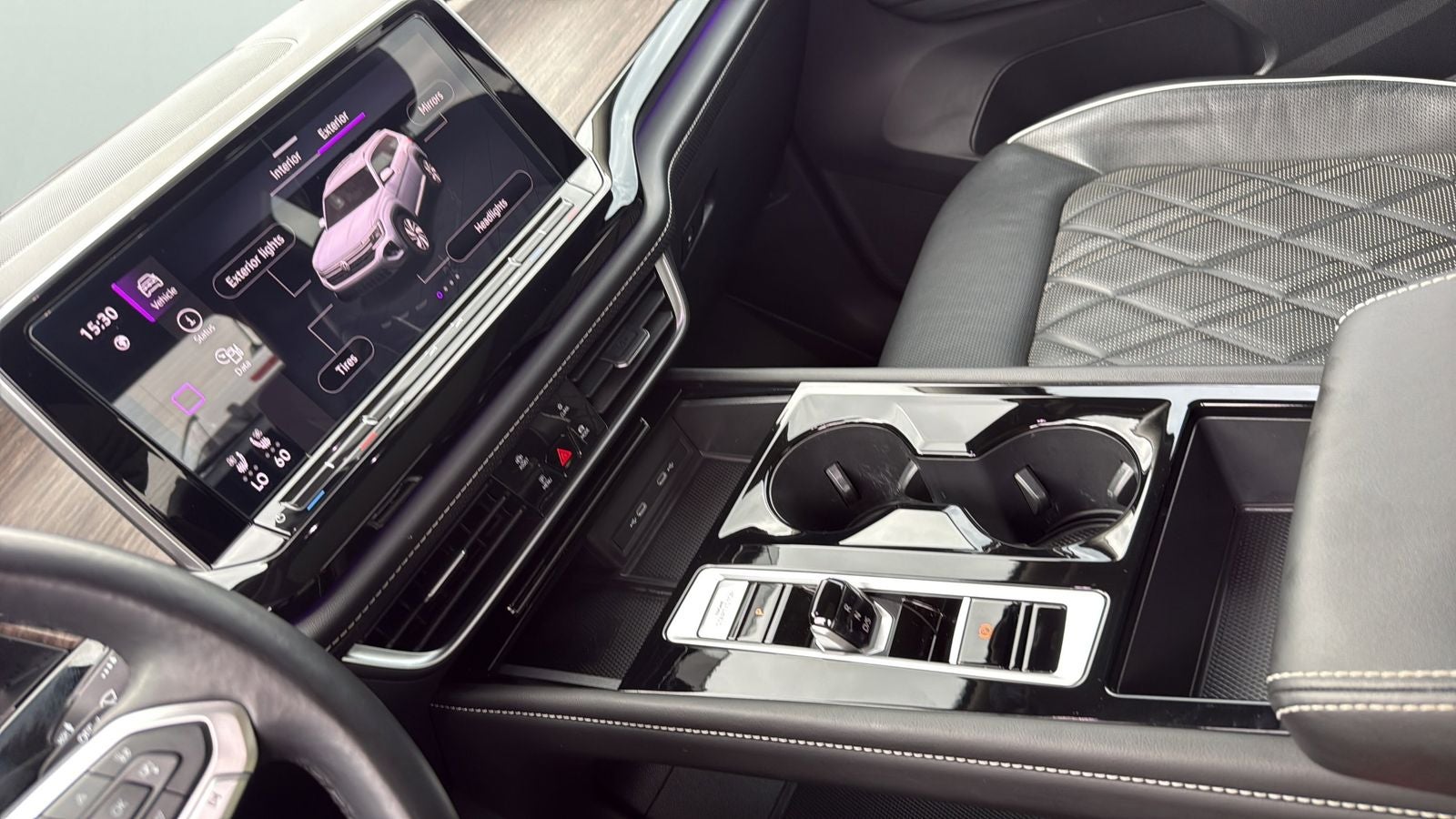 2024 Volkswagen Atlas 2.0T SEL Premium R-Line