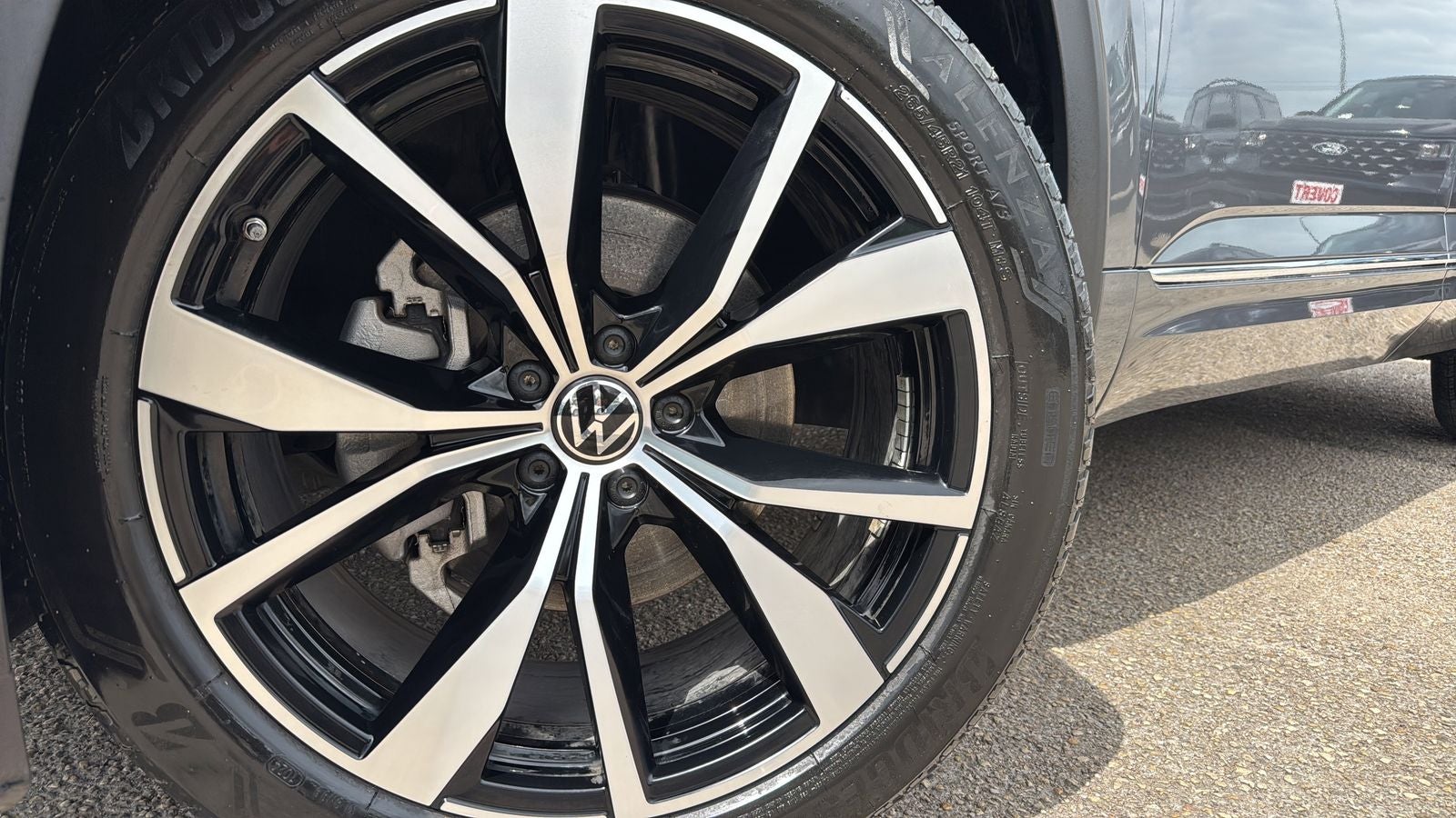 2024 Volkswagen Atlas 2.0T SEL Premium R-Line