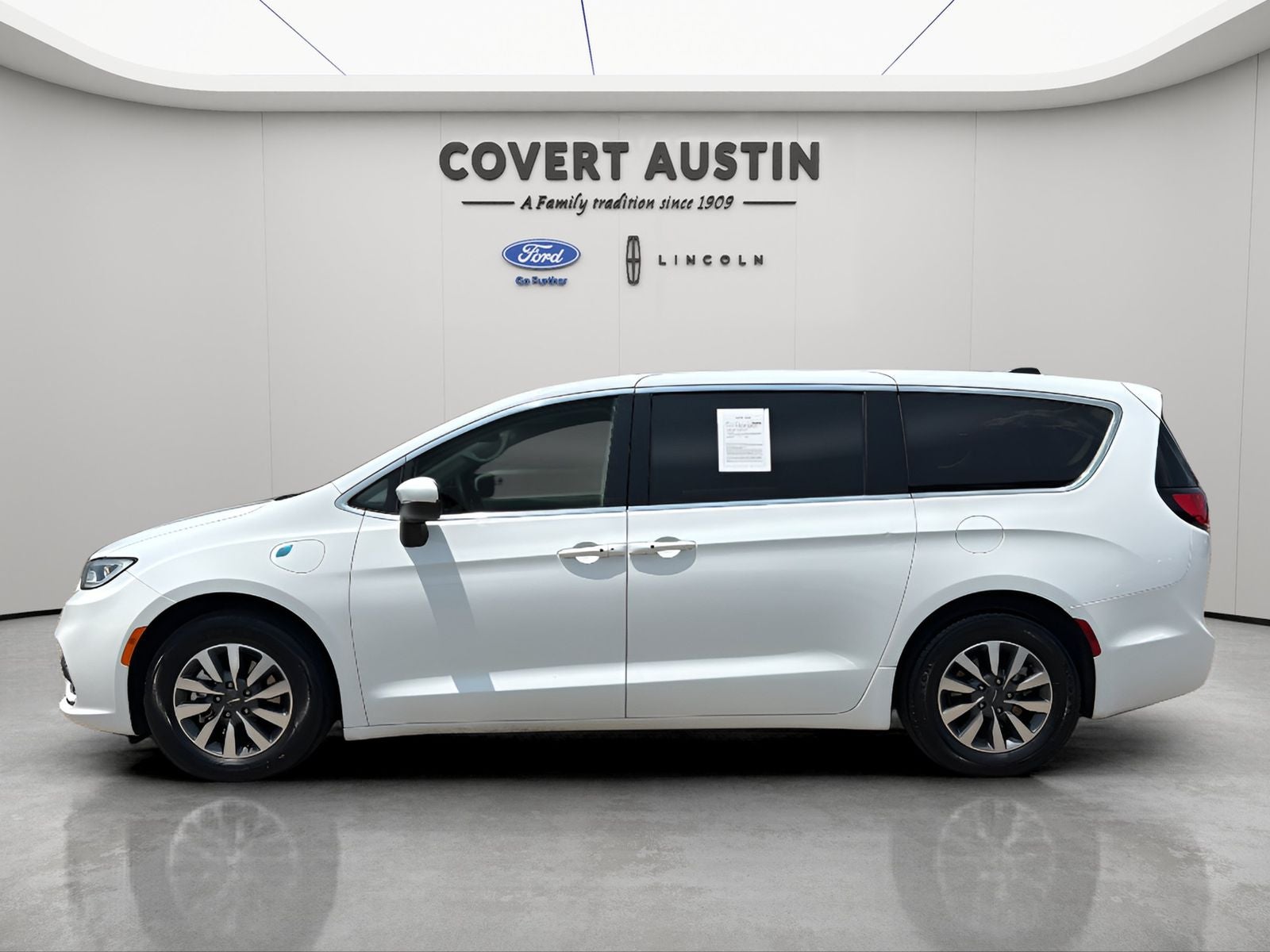 2023 Chrysler Pacifica Hybrid Touring L
