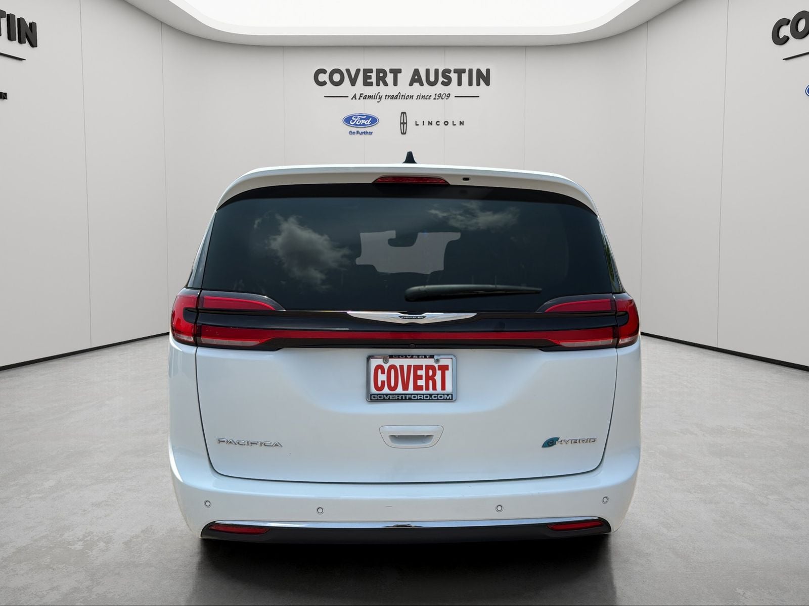 2023 Chrysler Pacifica Hybrid Touring L