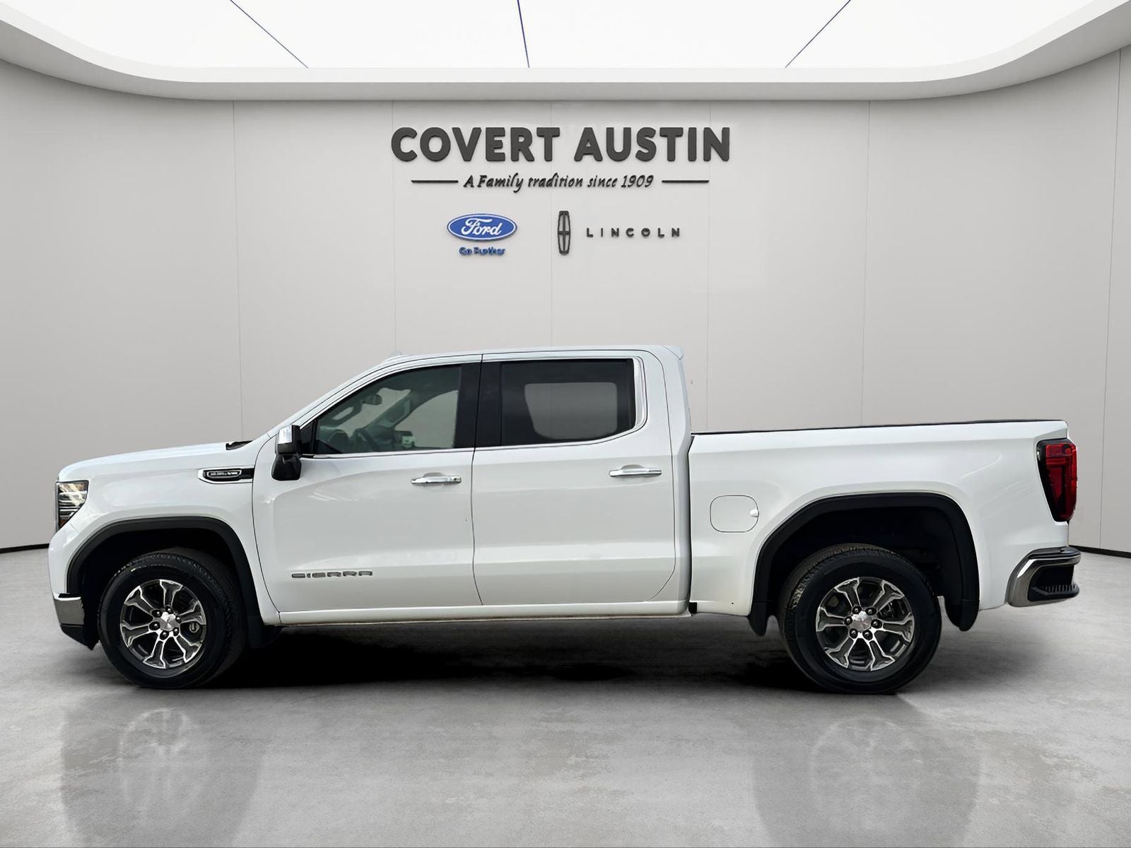 2025 GMC Sierra 1500 SLT