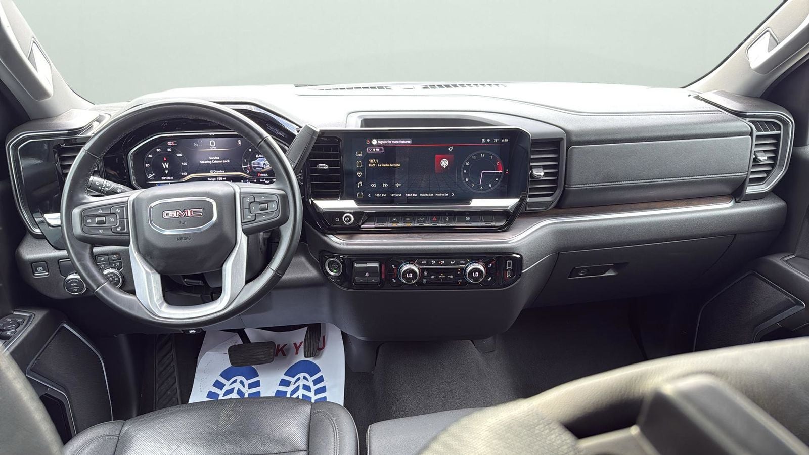 2025 GMC Sierra 1500 SLT