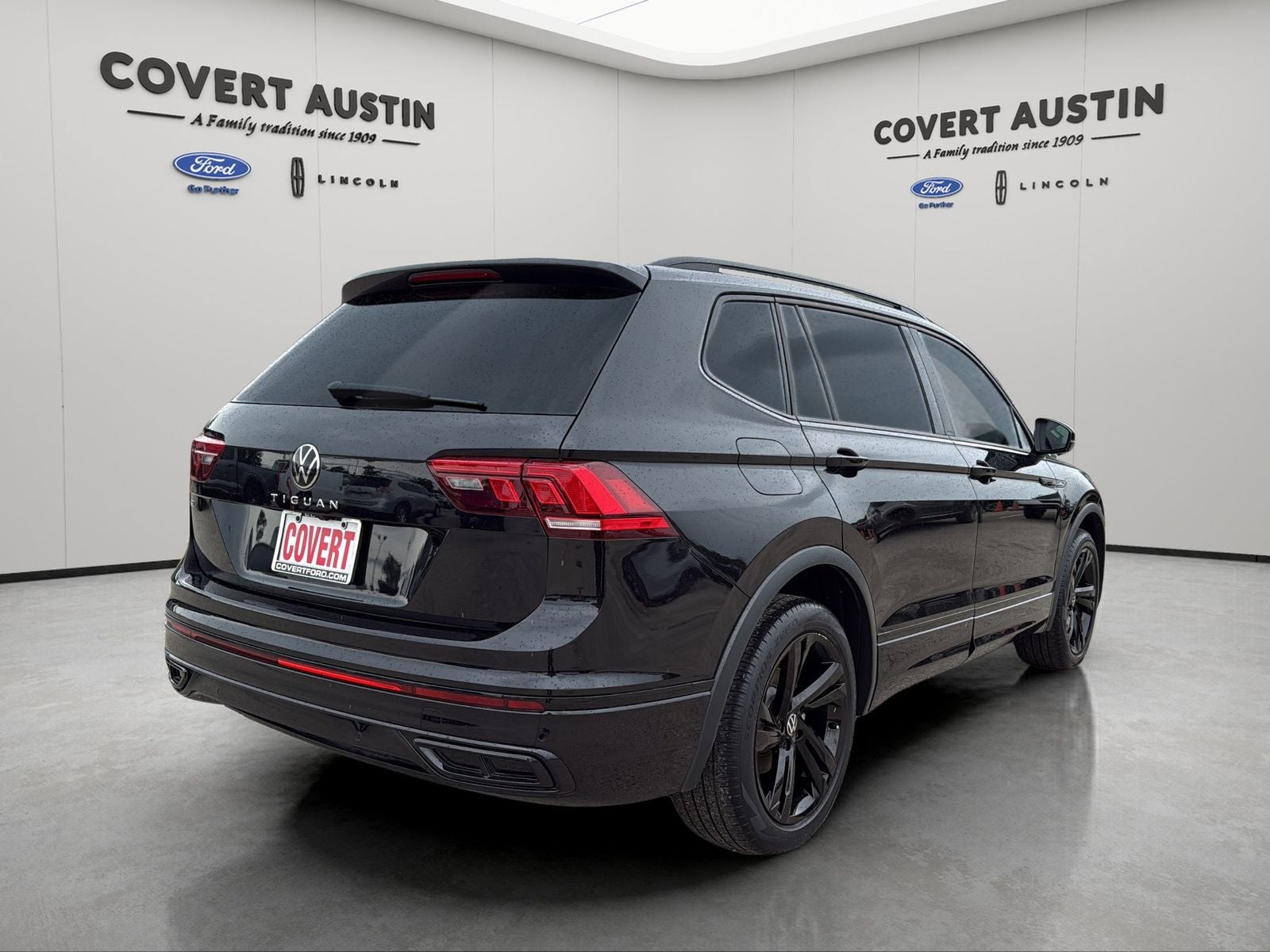 2023 Volkswagen Tiguan 2.0T SE R-Line Black