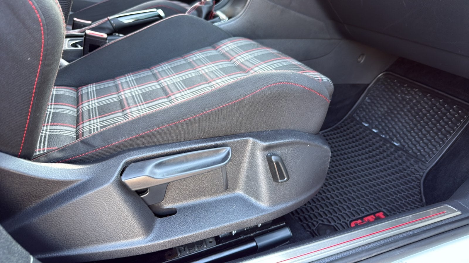 2017 Volkswagen Golf GTI S