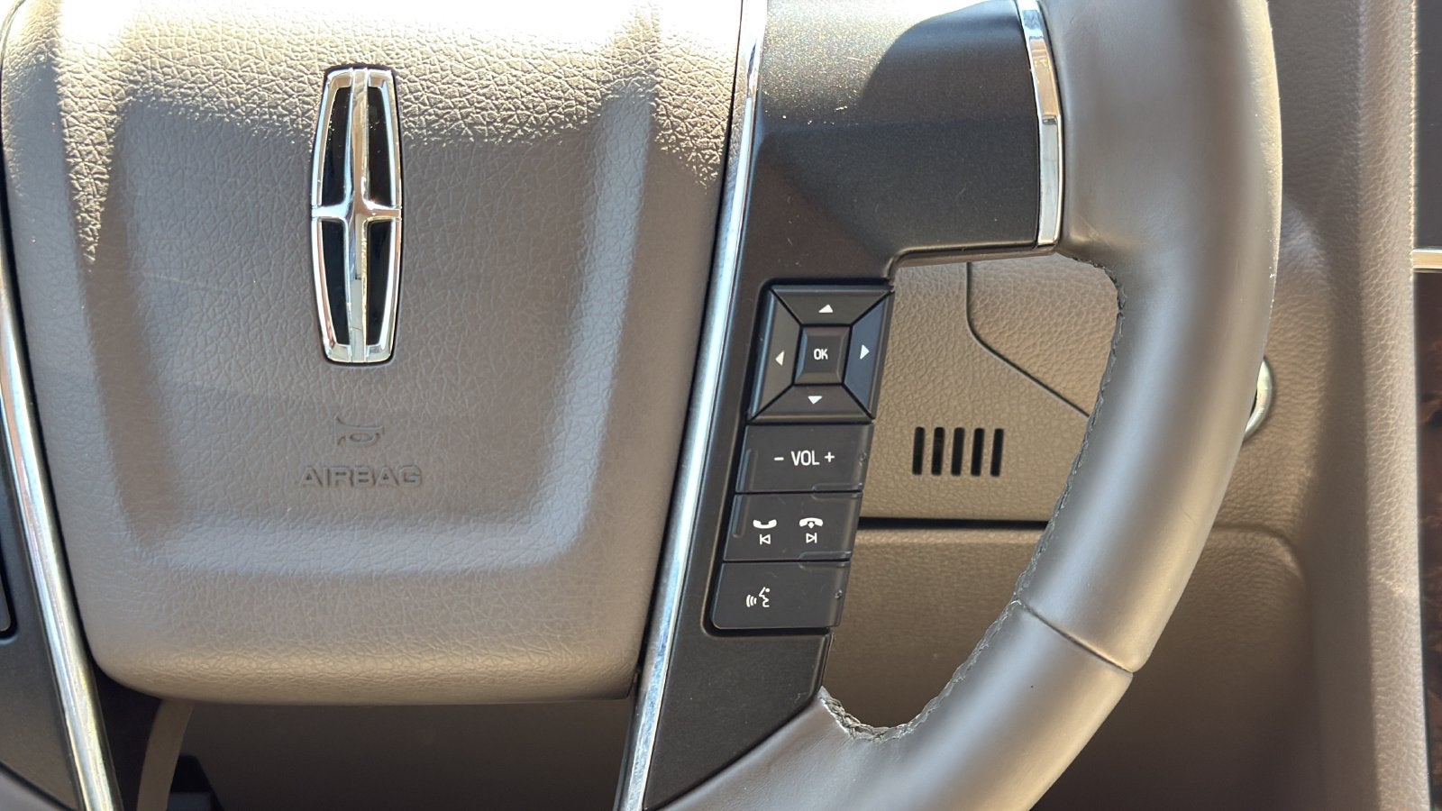 2016 Lincoln Navigator Select