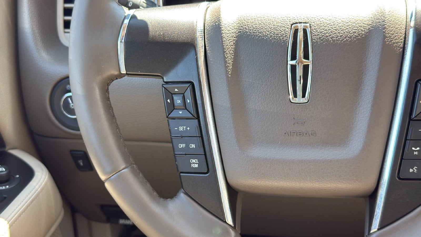 2016 Lincoln Navigator Select