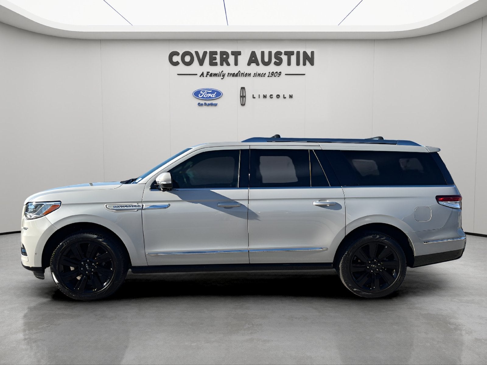 2023 Lincoln Navigator L Reserve